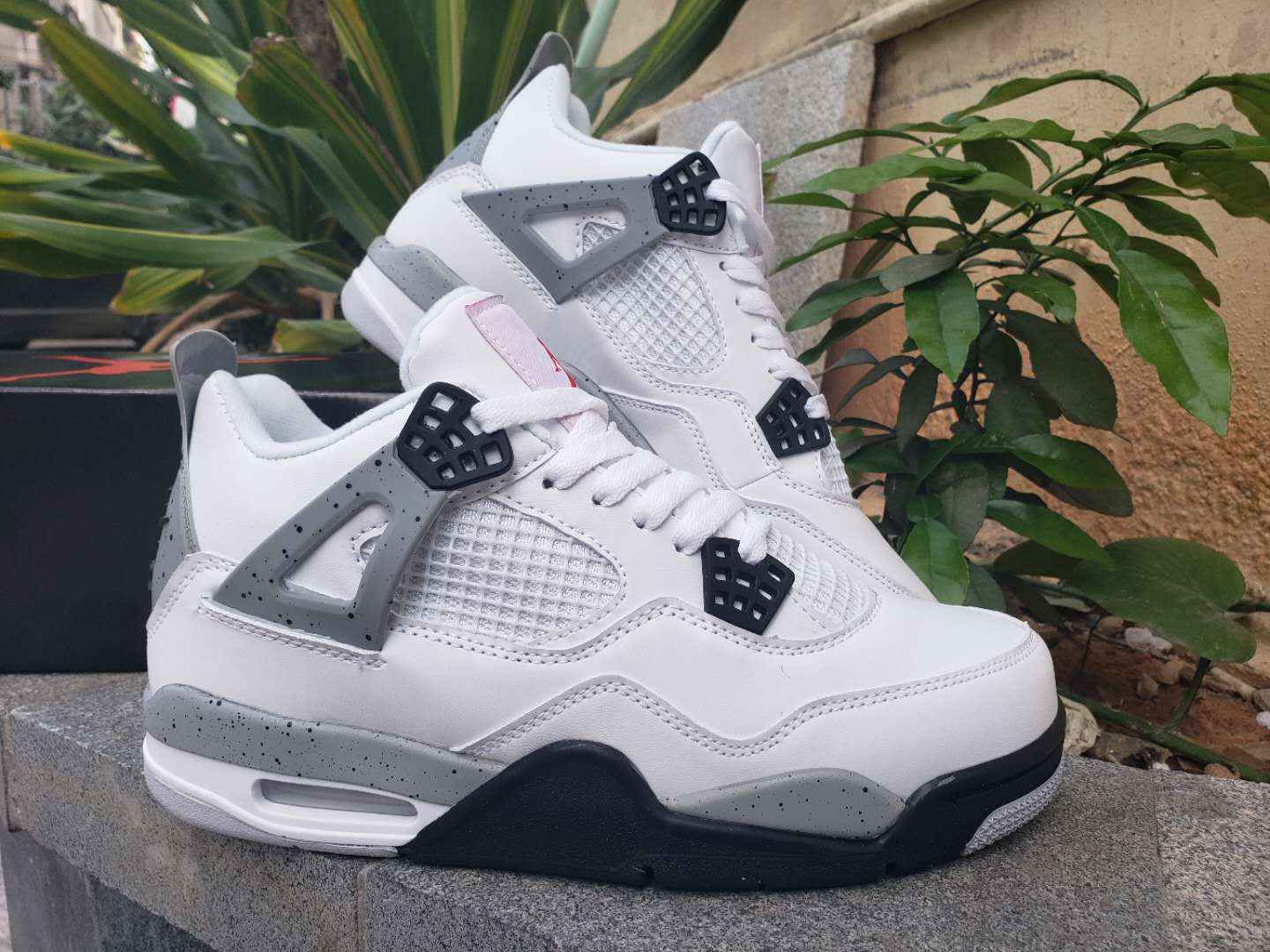 AJ4白水泥NIKE 40---47 (1).jpg