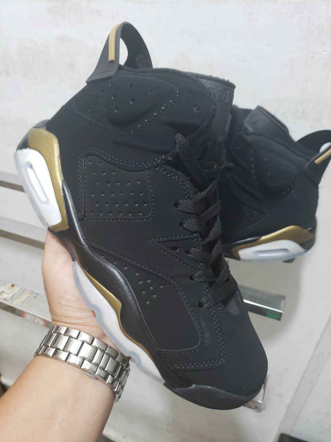 AJ6黑金.jpg