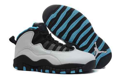 Le scarpe Jordan 10 per bambini sono state spedite nei nuovi colori 2835