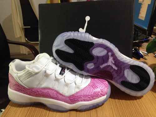 Jordan 11 Snake Powder Super A3640 in magazzino