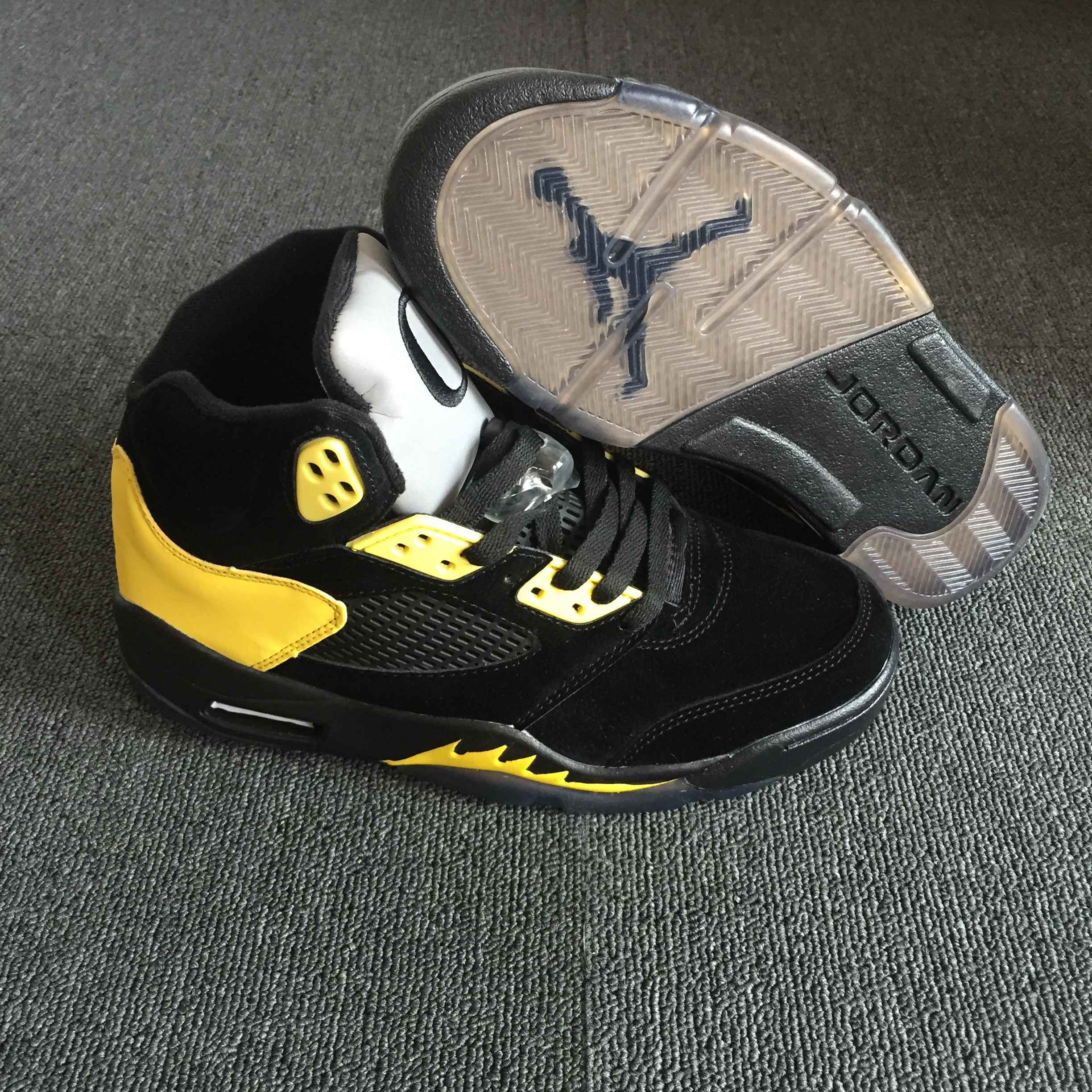 Air Jordan 5“Oregon”PE 3.jpg