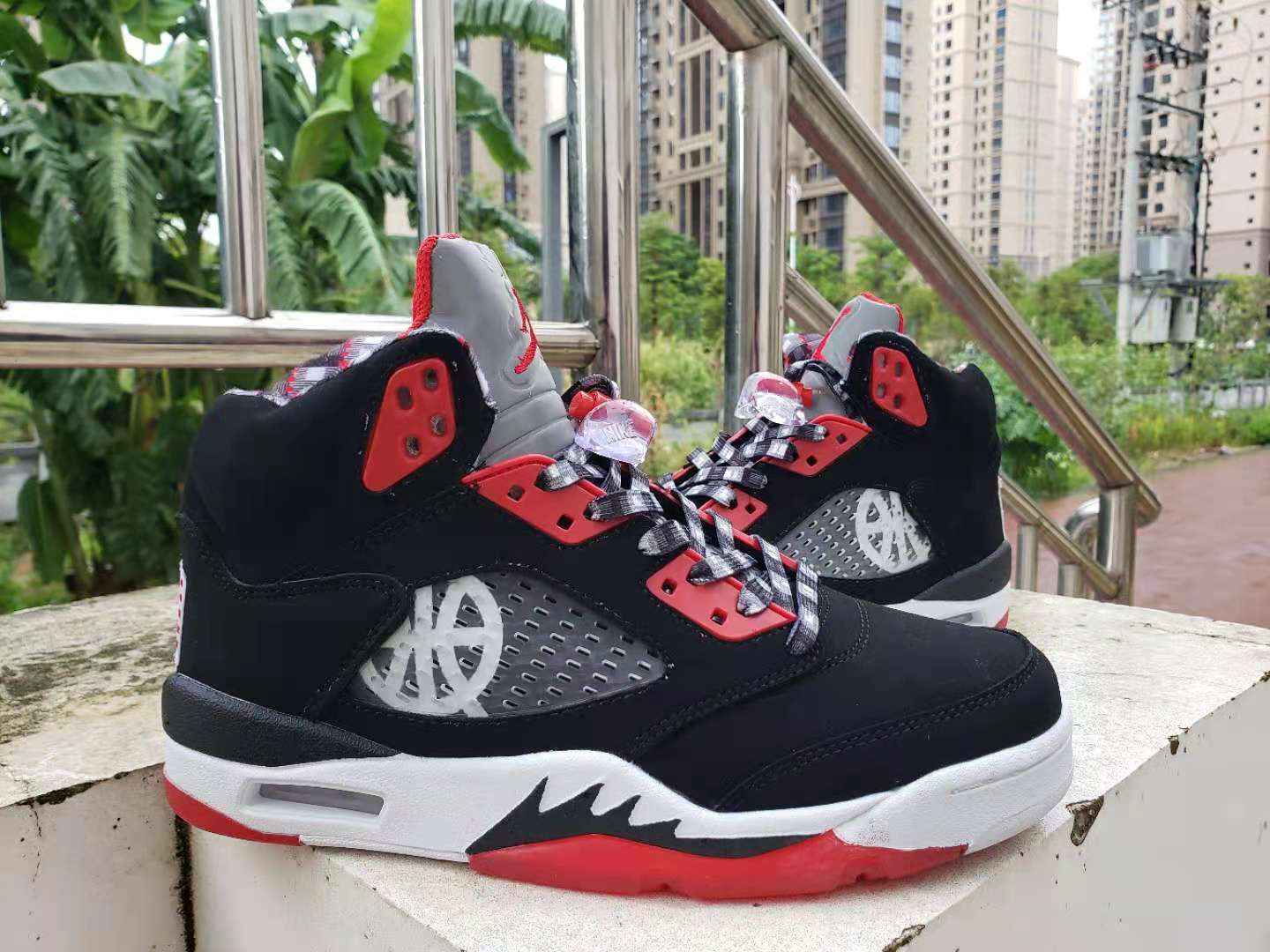 AIR   jordan 5“黑色校园红”男鞋40----47