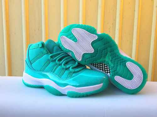 Scarpe Jordan 11 verde chiaro da donna 3640