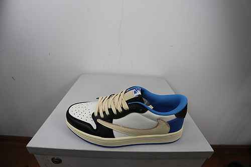 Jordan 1st generation low cut lightning barb 36-46