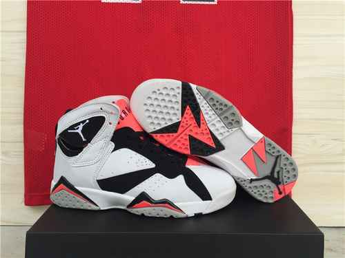 Jordan Dan 7a generazione polvere bianca e nera 3640 in stock