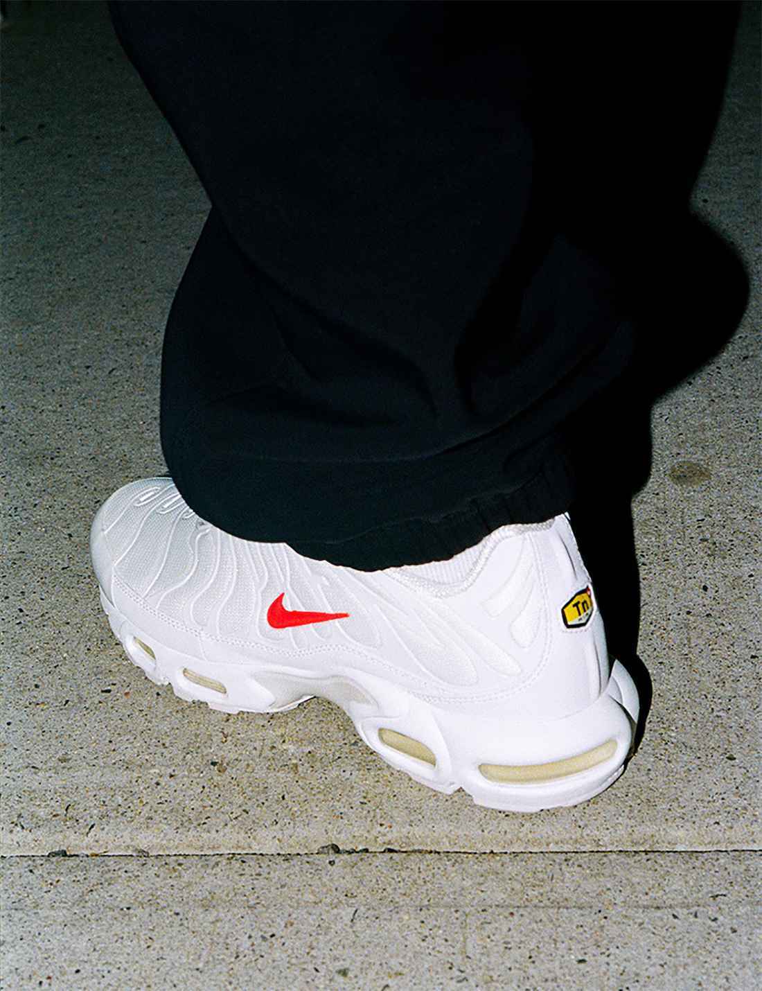 Supreme-Nike-Air-Max-Plus-White-Red-Release-Date.jpg