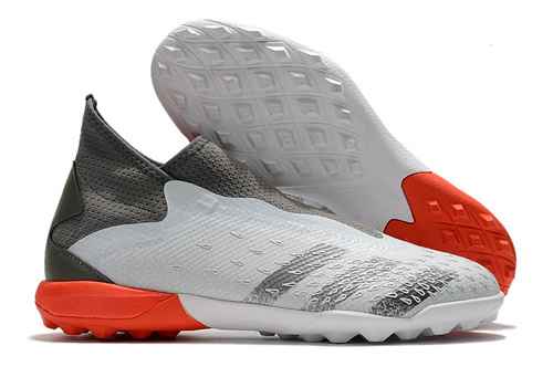 Arrivata l'ereditata scarpa da calcio Adidas Falcon Lace Free Enthusiast MD Grass Nail adidas Predat