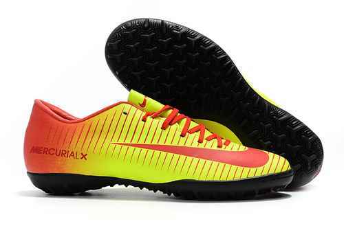 Arriva l'ereditata Nike Mercurial Victory VI TF3545