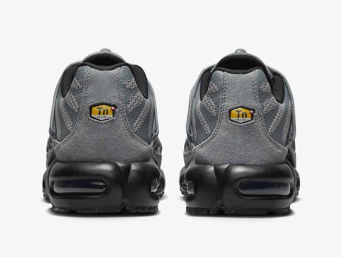 Nike-Air-Max-Plus-Grey-Reflective-FD0670-002-Release-Date-5.jpeg