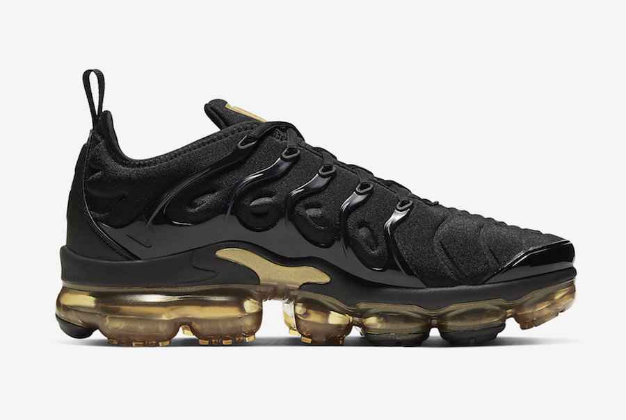 Nike-Air-VaporMax-Plus-Black-Gold-CW7299-001-Release-Date-2.jpg