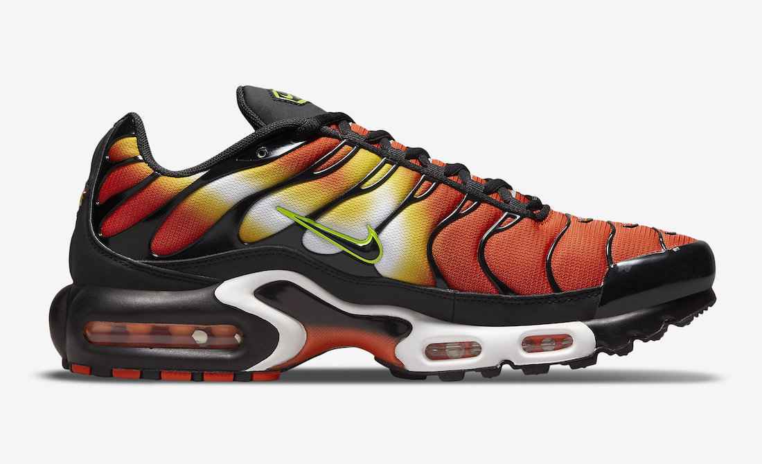 Nike-Air-Max-Plus-Sunset-Gradient-DR8581-800-Release-Date-2.jpeg