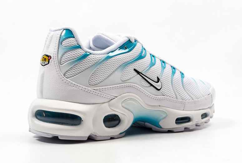 nike-air-max-plus-blue-fury-852630-105-1.jpg