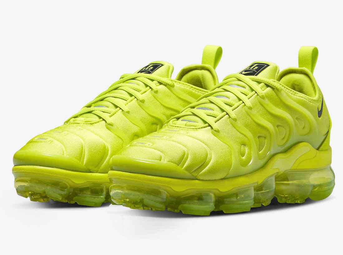 Nike-Air-VaporMax-Plus-Volt-Tennis-Ball-DX1784-300-Release-Date-4.jpeg