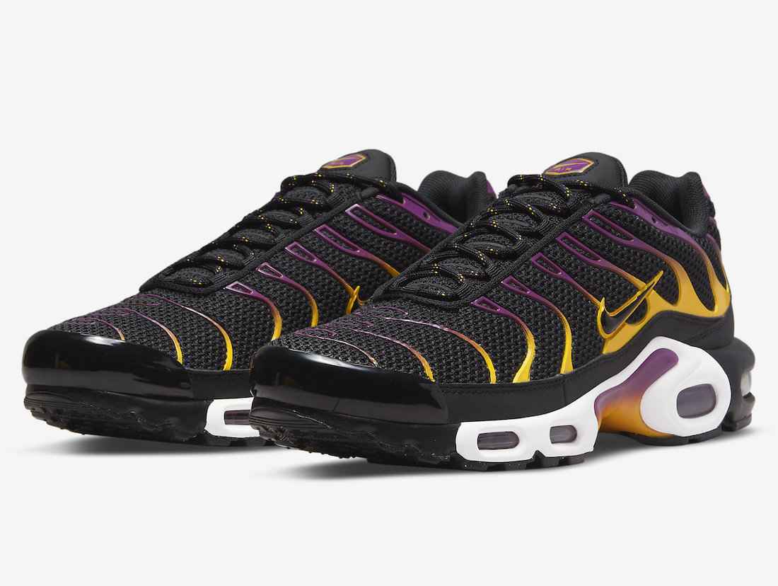 Nike-Air-Max-Plus-DX2663-001-Release-Date-4.jpeg