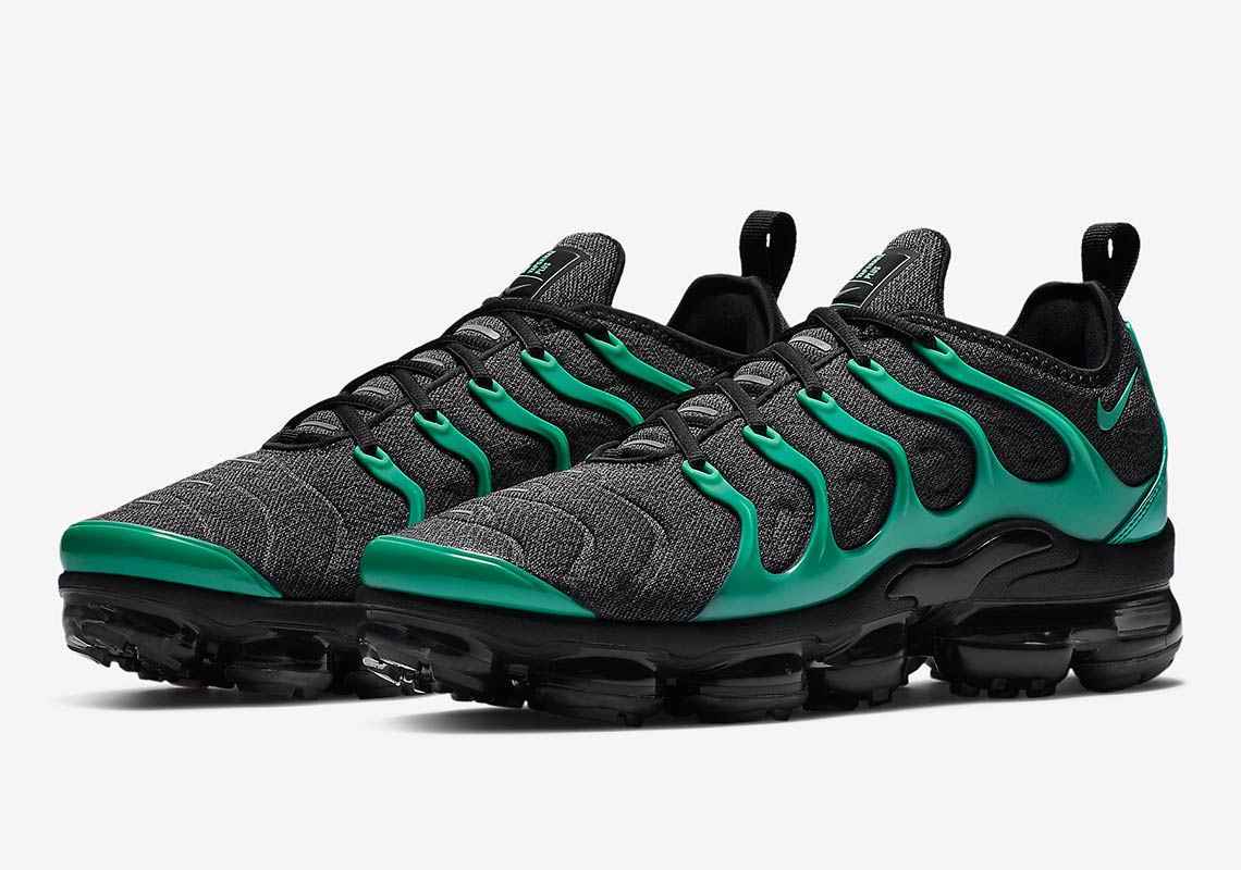 nike-vapormax-plus-eagles-924453-013-5.jpg