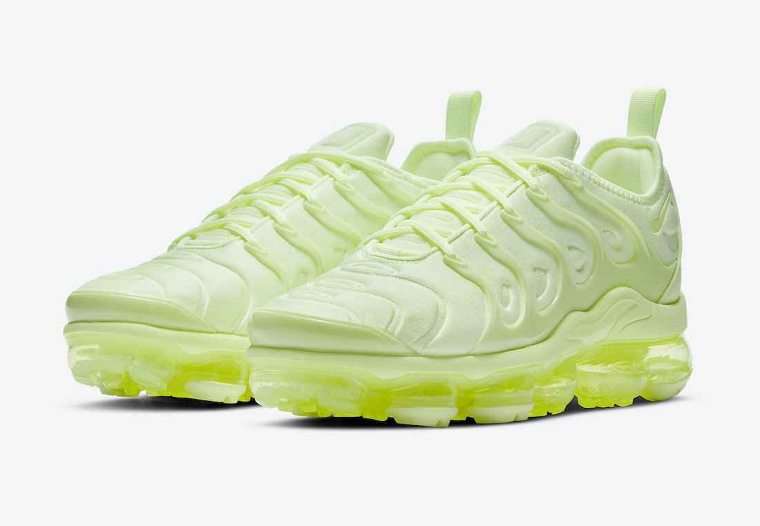 Nike Air VaporMax Plus “Barely Volt” DJ3023-700 36-40 (3).jpg