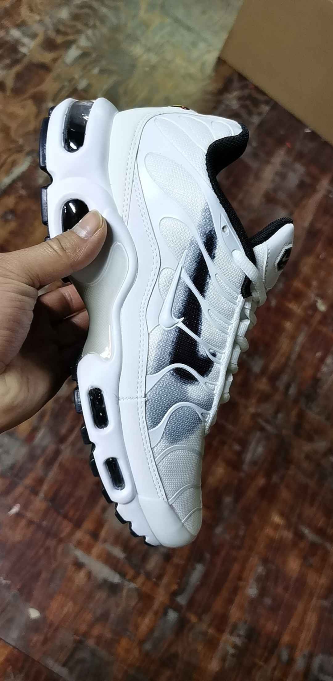 air max plus.jpg