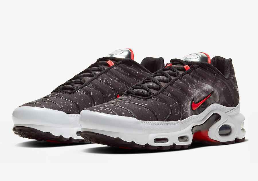 Nike-Air-Max-Plus-Supernova-Galaxy-CW6019-001-Release-Date (1).jpg