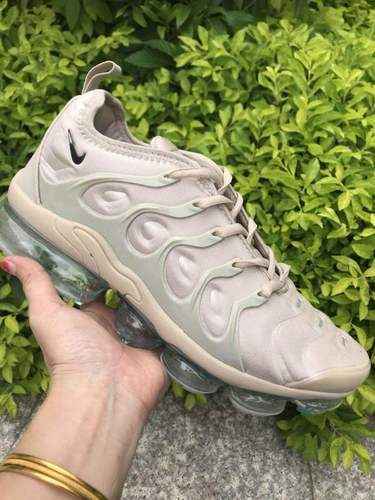 Scarpa da corsa con cuscino d'aria grande Nike Air Vapormax Plus TN 4045