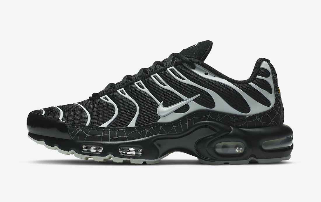 Nike-Air-Max-Plus-Halloween-Spider-Web-DD4004-001-Release-Date.jpg