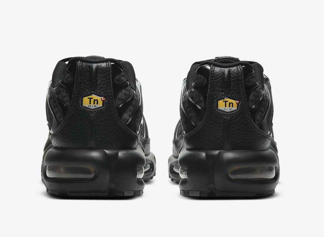 Nike-Air-Max-Plus-Black-DD9609-001-Release-Date-5.jpg