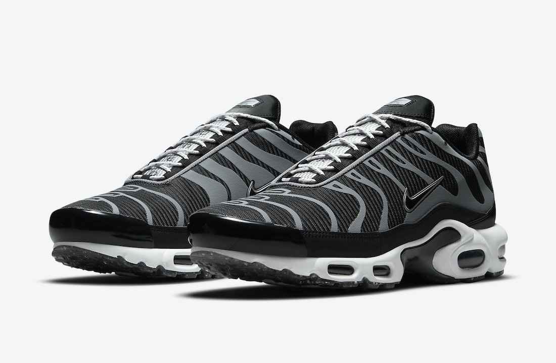 Nike-Air-Max-Plus-DM2466-001-Release-Date-1.jpg