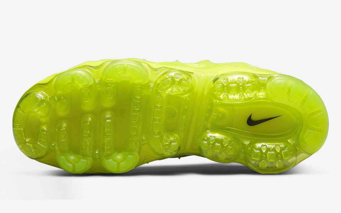 Nike-Air-VaporMax-Plus-Volt-Tennis-Ball-DX1784-300-Release-Date-1.jpeg