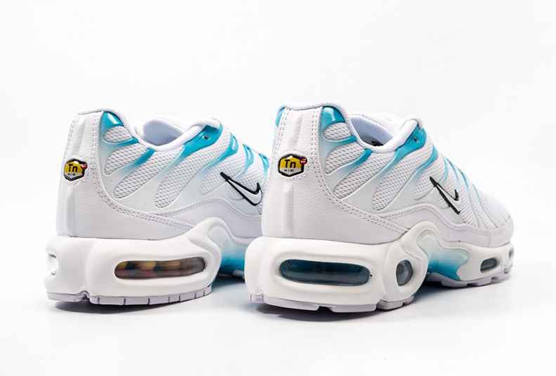 nike-air-max-plus-blue-fury-852630-105-3.jpg