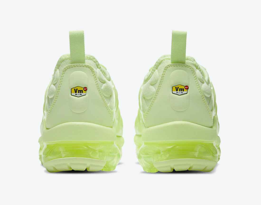 Nike Air VaporMax Plus “Barely Volt” DJ3023-700 36-40 (5).jpg