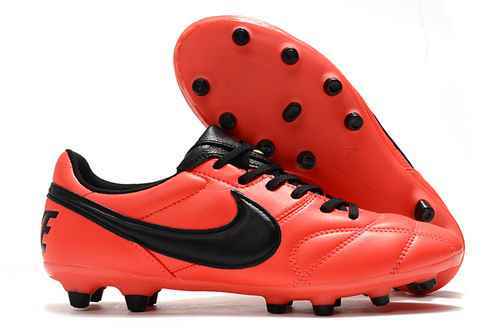 Arriva la scarpa da calcio Nike Vintage Legend FG ereditata Nike Premier 20 FG3945