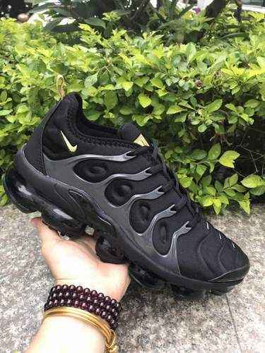 Scarpa da corsa con cuscino d'aria grande Nike Air Vapormax Plus TN 4045