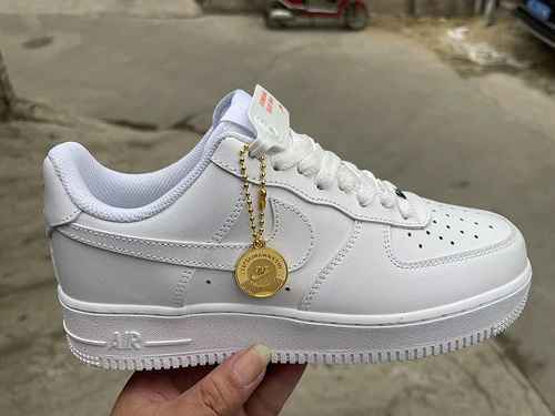 Fascia per capelli Nike Air Force 1 Low Full White Ribbon con monete d'oro con mezze misure 3645