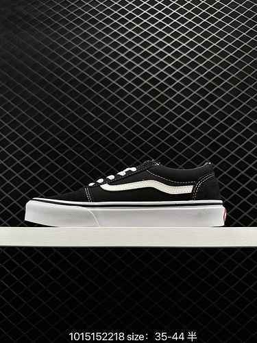 The 9 Vans Ward classic black and white official synchronized Ward shoes are not very familiar to ma