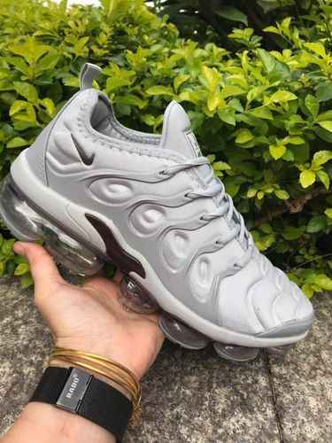 Scarpa da corsa con cuscino d'aria grande Nike Air Vapormax Plus TN 4045