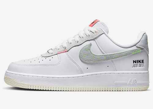 Nike Air Force 1 Low FB1853111 3645 con mezza taglia