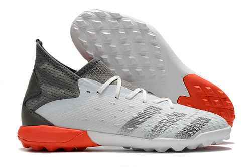 Arrivoarrivato Adidas Falcon Enthusiast MD Grass Nail Scarpa da calcio adidas PREDATOR FREAK 3 TF394