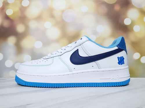 Nike Air Force 1 Low DA8478100 3645 con mezza misura