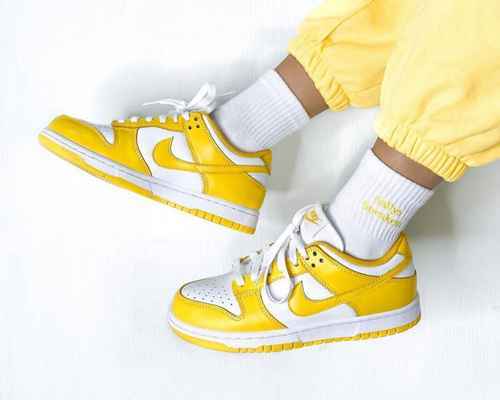 Nike Dunk Lowquot Laser orangequot Bianco e giallo CU1726901 36475 con mezza taglia