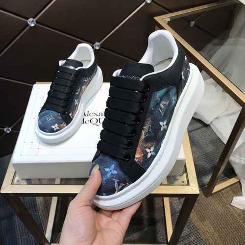 1092310 McQueen Couples Nuove scarpe da ginnastica casual versatili 3544