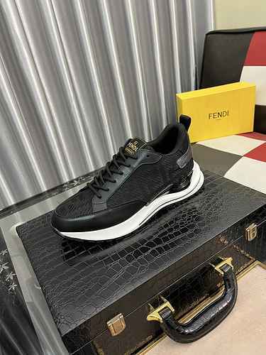 Scarpa Uomo Fendi Codice 0528B50 Taglia 3844