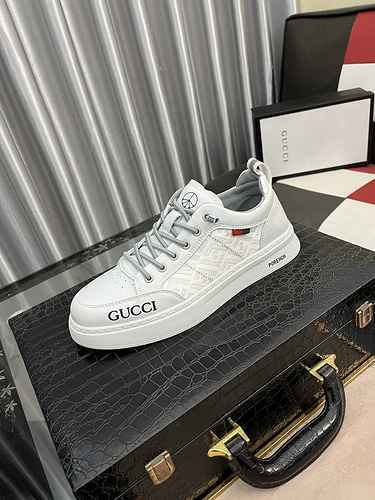 GUCCI Men's Shoe Code: 0528B50 Size: 38-44