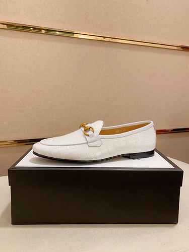 GUCCI Men's Shoe Code: 0604B90 Size: 38-44 (customizable for 45,46 non return or exchange)