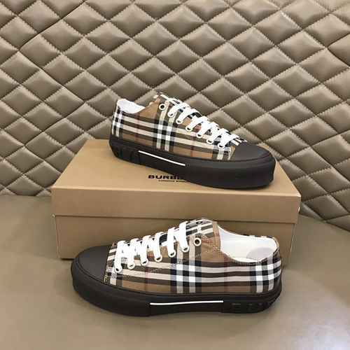 Scarpa Uomo Burberry Codice 0216B40 Taglia 3844 45 personalizzata senza reso o cambio