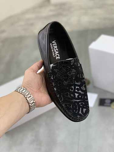 Scarpa da uomo Versace Codice 0521B40 Taglia 3844 45 personalizzata senza reso o cambio