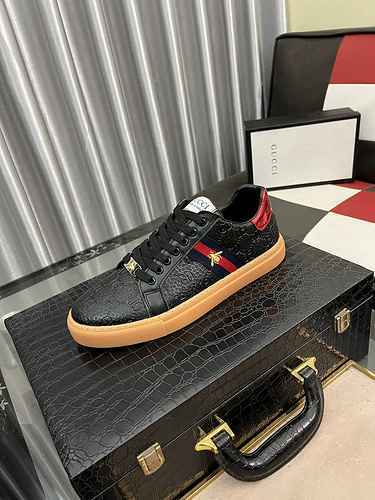 GUCCI Men's Shoe Code: 0528B30 Size: 38-44