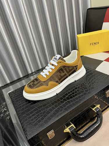 Scarpa Uomo Fendi Codice 0528B30 Taglia 3844