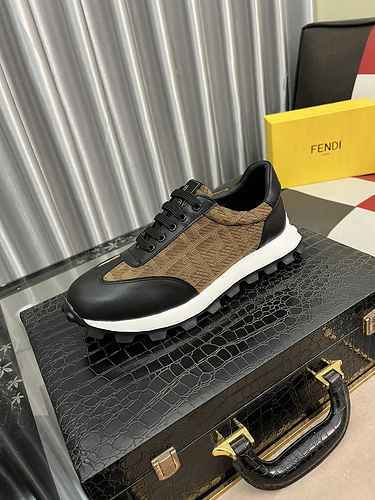 Scarpa Uomo Fendi Codice 0528B40 Taglia 3844