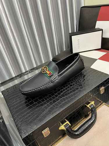 GUCCI Men's Shoe Code: 0528B30 Size: 38-44