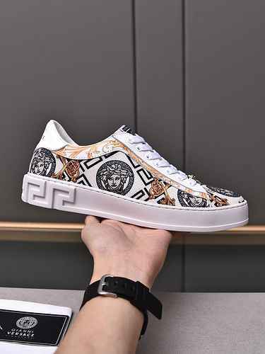 Scarpa Uomo Versace Codice 0704B30 Taglia 3844 personalizzata al 45