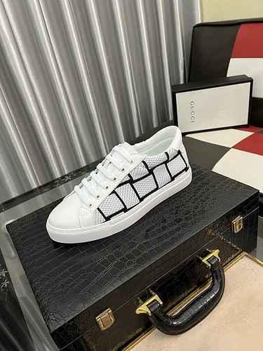 GUCCI Men's Shoe Code: 0528B30 Size: 38-44